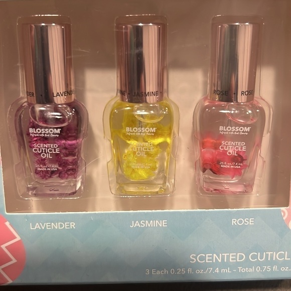 Blossom scented cuticle oil set of 3 - Picture 3 of 4